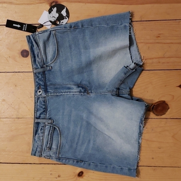 Articles of Society size 29 light denim cutoff shorts - Picture 1 of 5